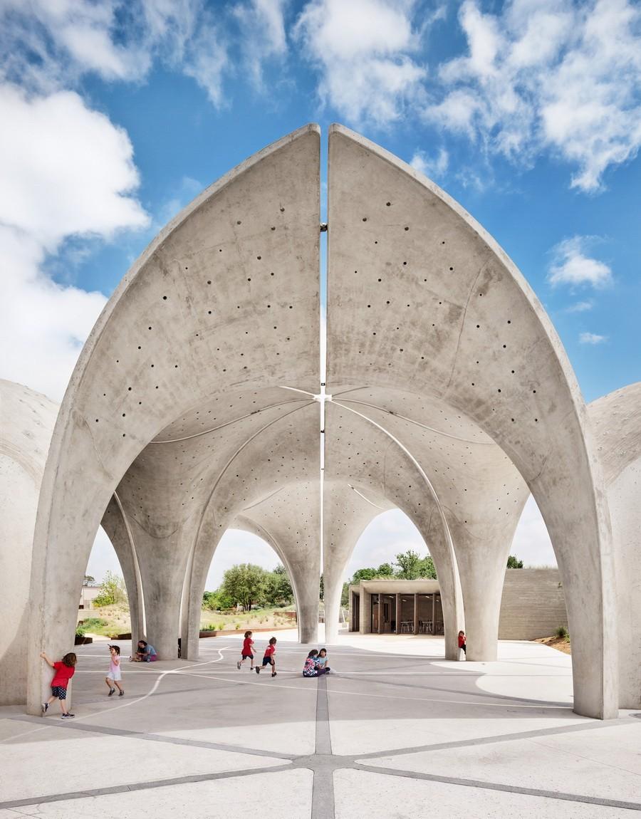 混凝土“花瓣”展亭——匯流公園 / Lake|Flato Architects