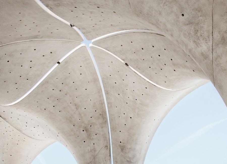 混凝土“花瓣”展亭——匯流公園 / Lake|Flato Architects