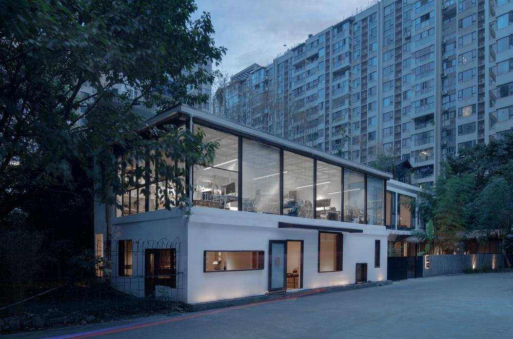在成都城中安放一片山林，是以不知春齋茶宿/ 時(shí)地建筑