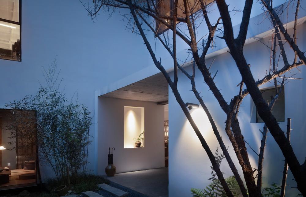 在成都城中安放一片山林，是以不知春齋茶宿/ 時(shí)地建筑