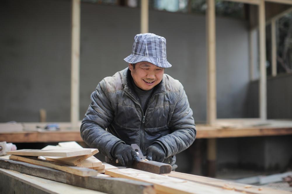 在成都城中安放一片山林，是以不知春齋茶宿/ 時(shí)地建筑