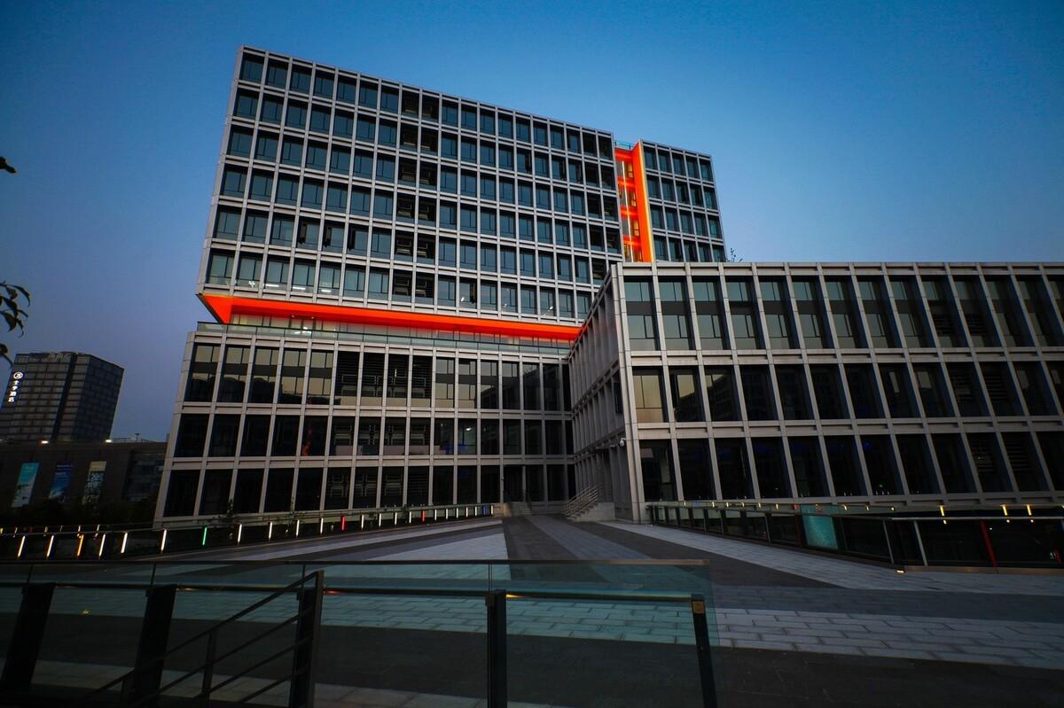 阿里巴巴杭州軟件生產(chǎn)基地二期 / 浙江省建筑設(shè)計研究院
