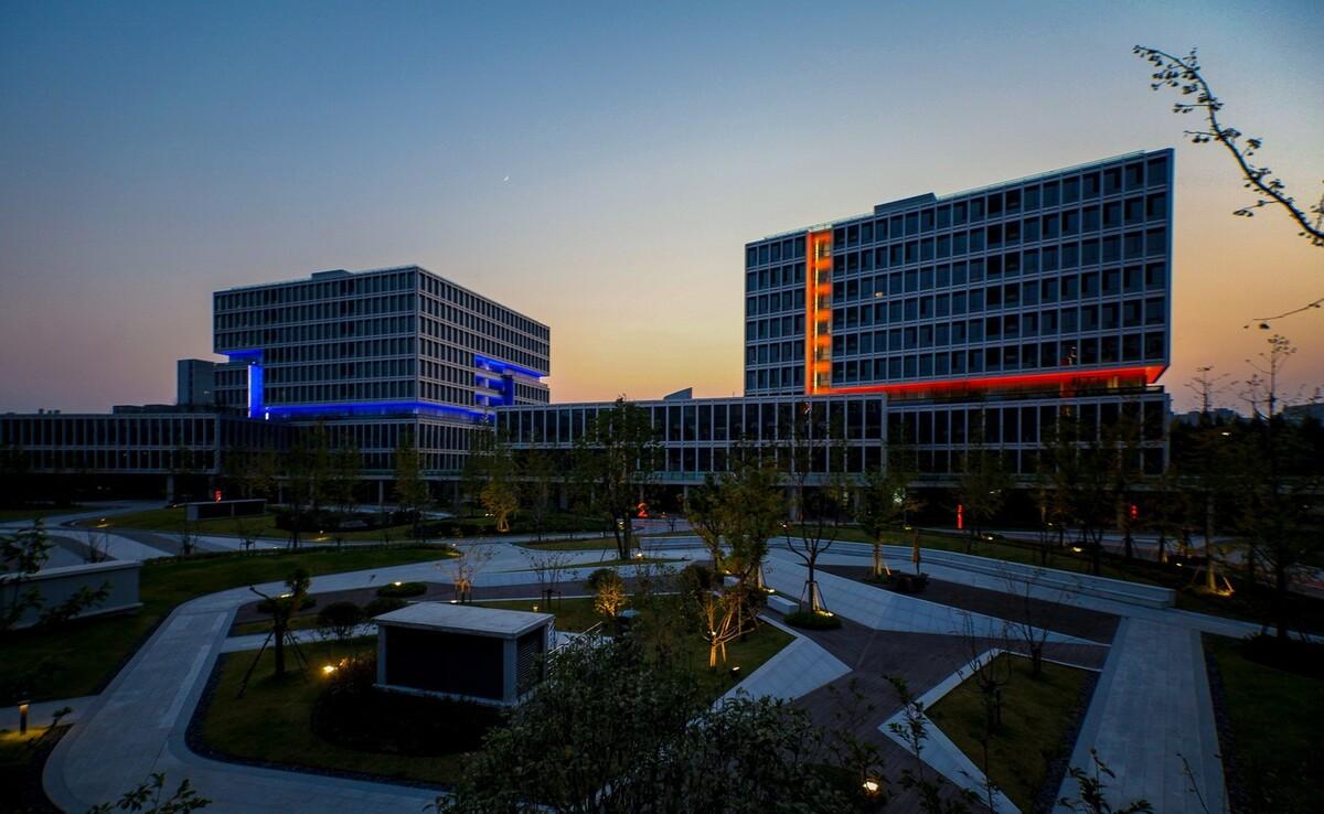 阿里巴巴杭州軟件生產(chǎn)基地二期 / 浙江省建筑設(shè)計研究院