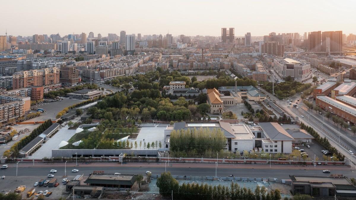 全東北最大的清水混凝土巨構(gòu)地下建筑：砼殿 / Wutopia Lab