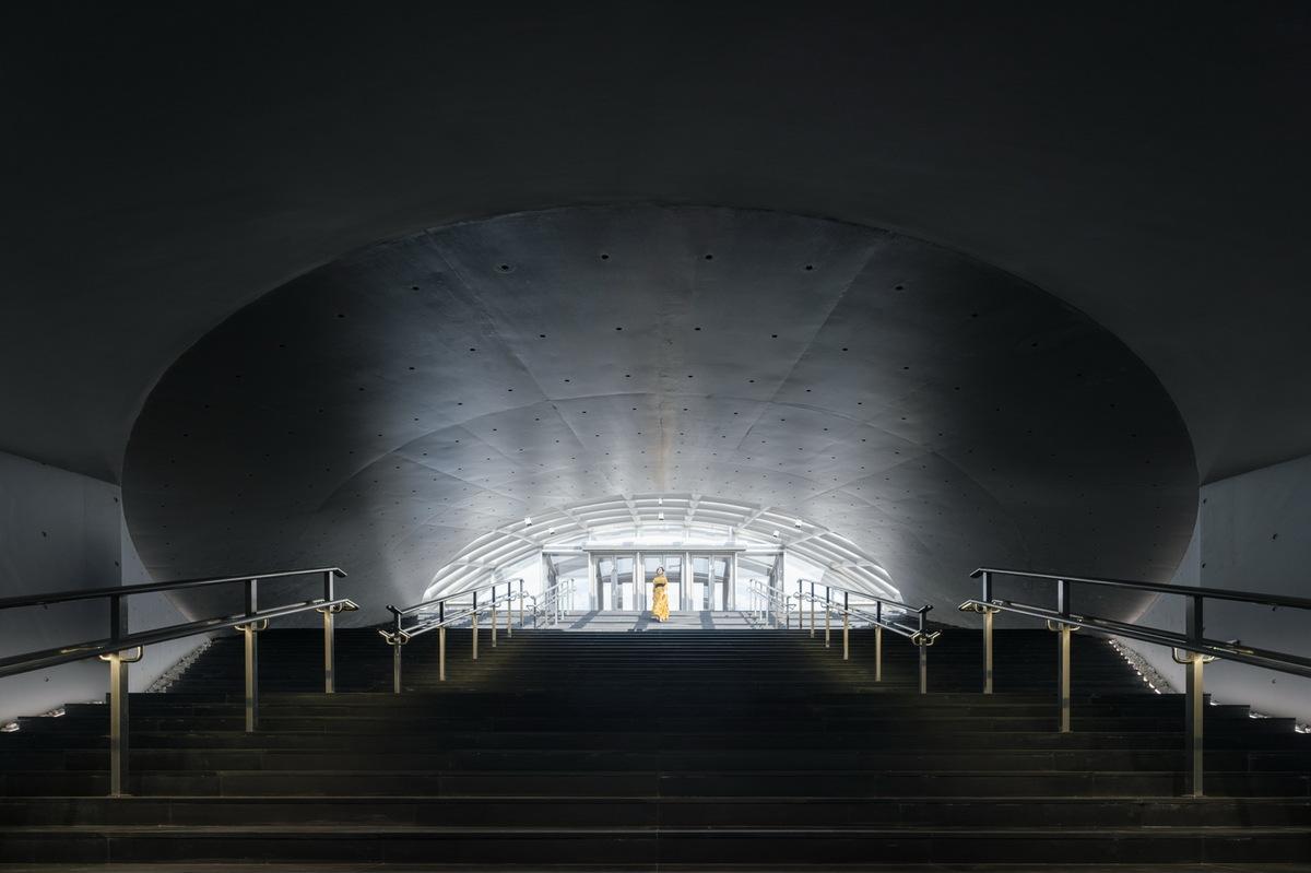 全東北最大的清水混凝土巨構(gòu)地下建筑：砼殿 / Wutopia Lab