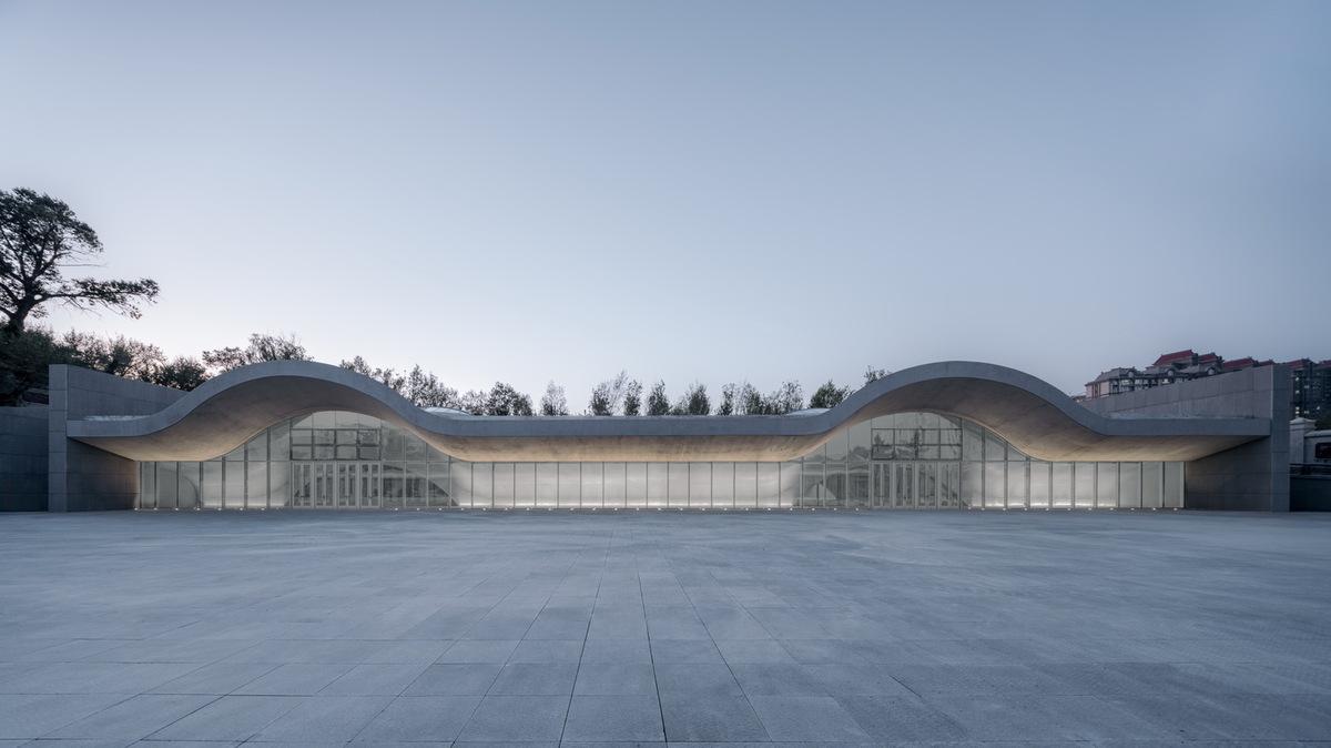 全東北最大的清水混凝土巨構(gòu)地下建筑：砼殿 / Wutopia Lab