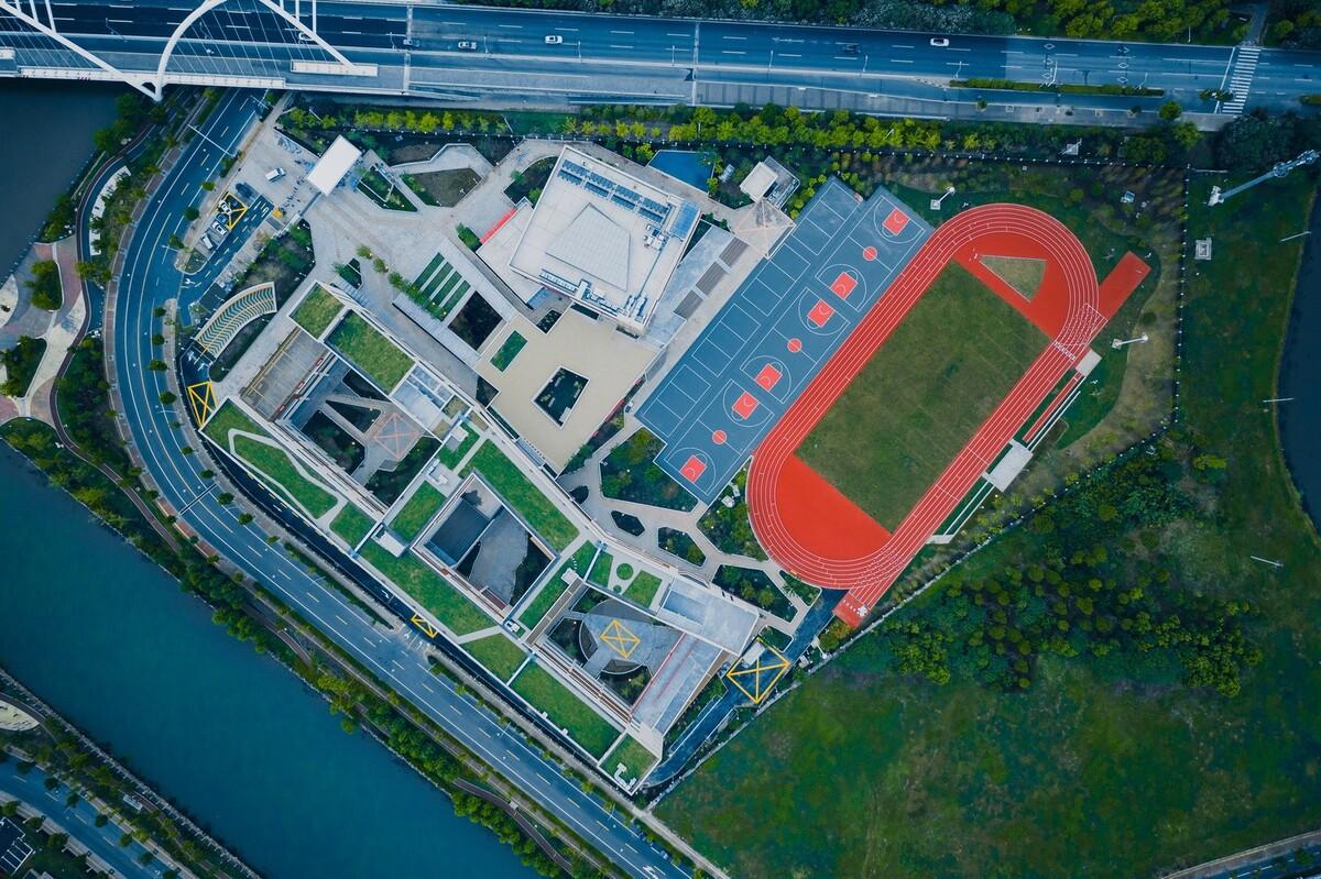 此時(shí)此地：面向走班教學(xué)的高密度校園實(shí)踐——青浦蘭生?思源中學(xué) / 創(chuàng)霖-澤柏
