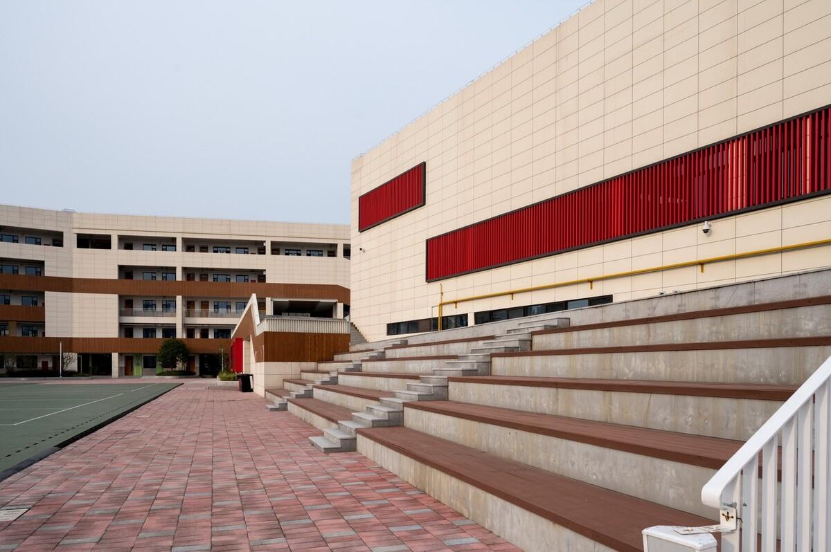 此時(shí)此地：面向走班教學(xué)的高密度校園實(shí)踐——青浦蘭生?思源中學(xué) / 創(chuàng)霖-澤柏