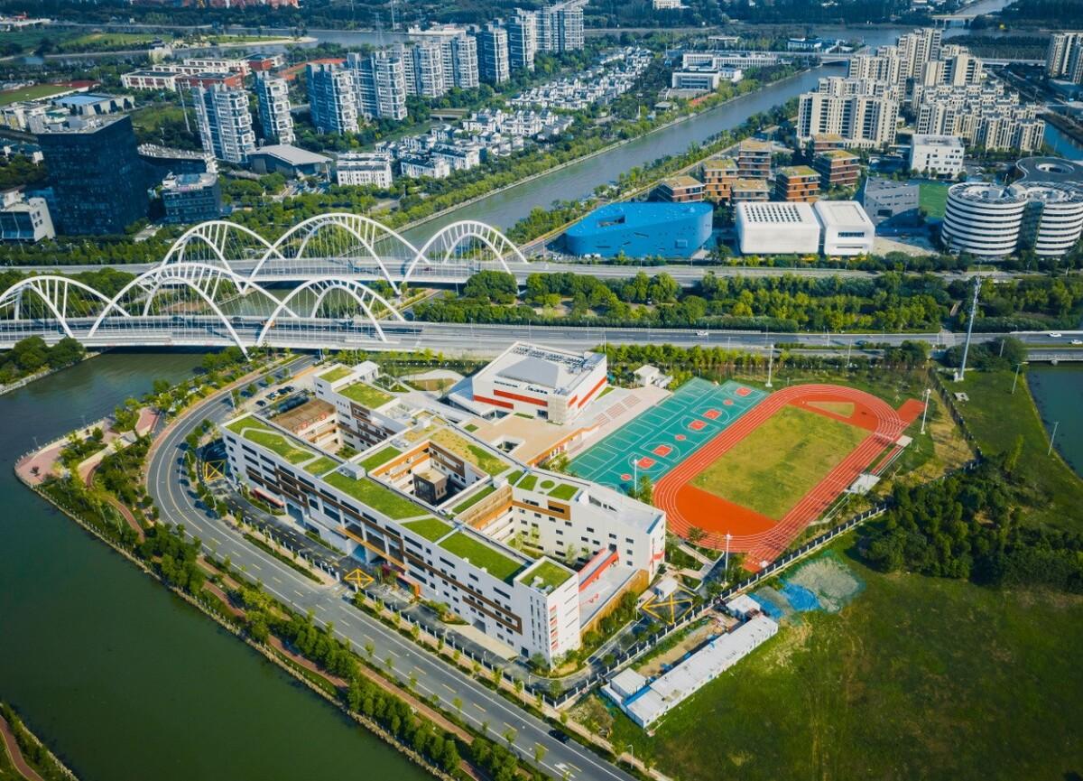 此時(shí)此地：面向走班教學(xué)的高密度校園實(shí)踐——青浦蘭生?思源中學(xué) / 創(chuàng)霖-澤柏