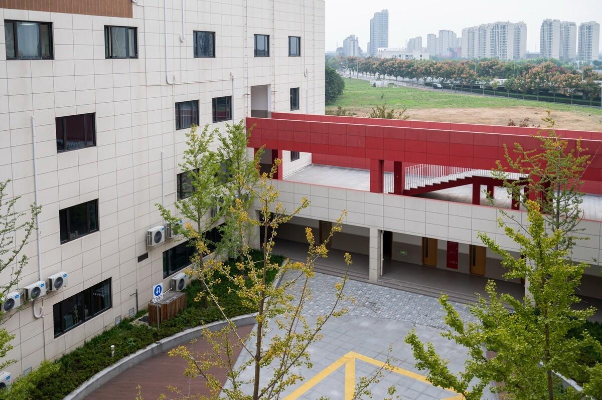 此時(shí)此地：面向走班教學(xué)的高密度校園實(shí)踐——青浦蘭生?思源中學(xué) / 創(chuàng)霖-澤柏