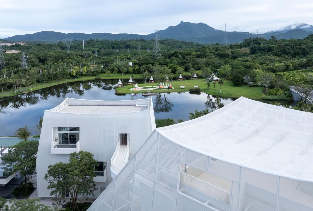 玉山嵐峰：正大太陽河咖啡小鎮(zhèn)藝術中心 / Wutopia Lab